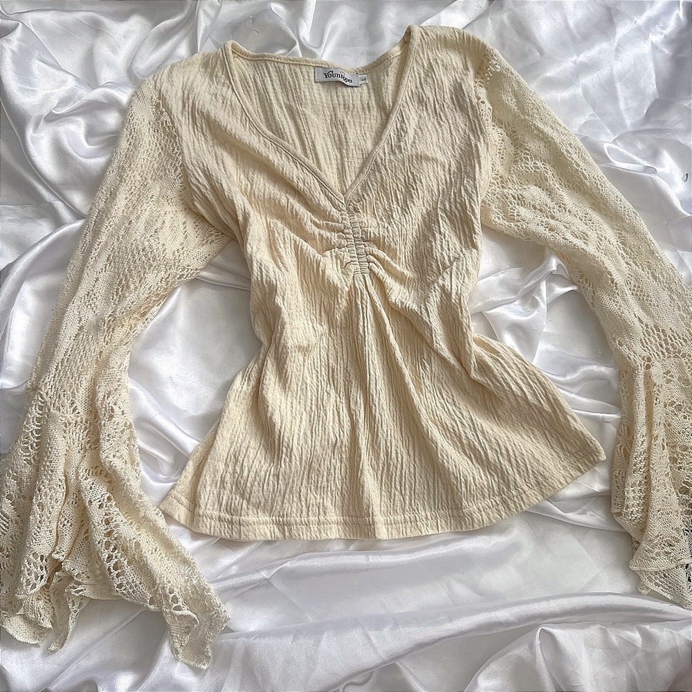 Younique Cream Crinkle Knit Top Crochet Lace Bell Sleeve Boho V-Neck Blouse L